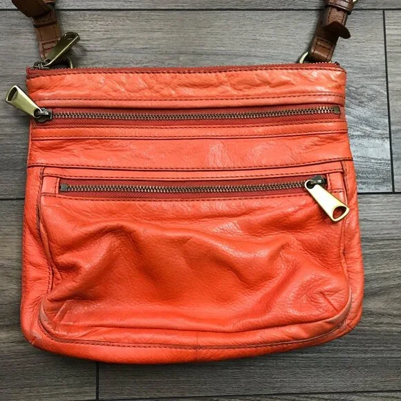 FOSSIL Explorer Crossbody Bag Orange Pebbled Leather Zip Top‎ Purse Pockets FLAW - Picture 11 of 16